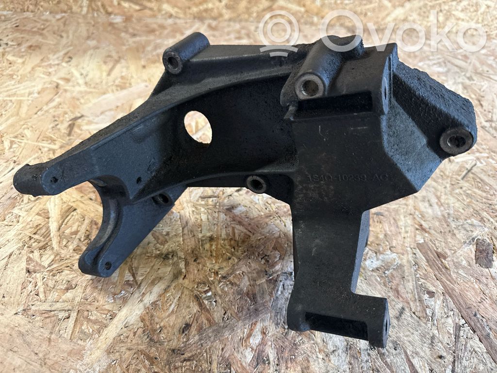 Ford Focus Generator/alternator bracket 
