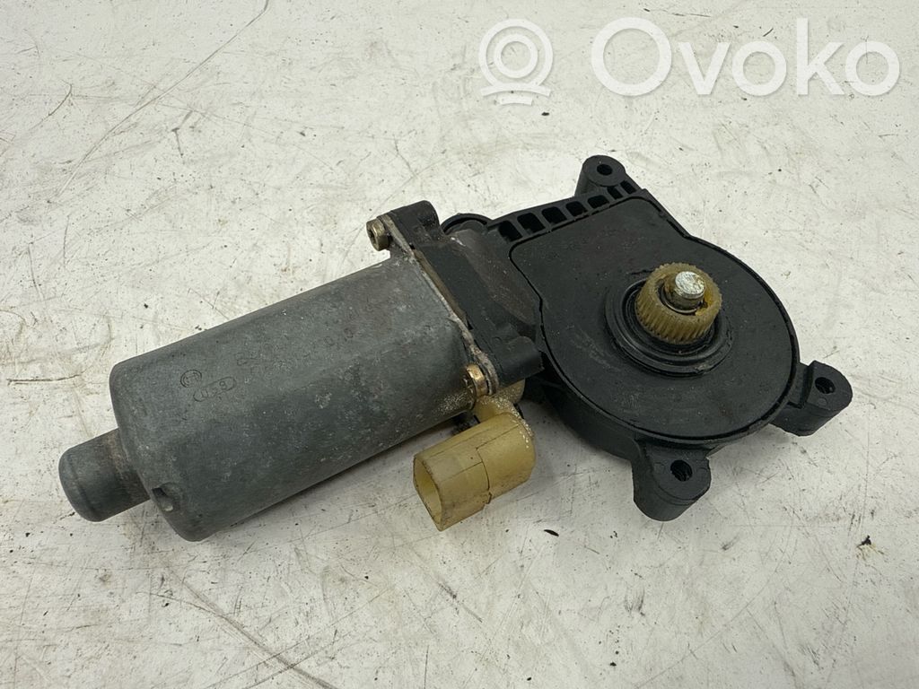 BMW 3 E46 Rear door window regulator motor 