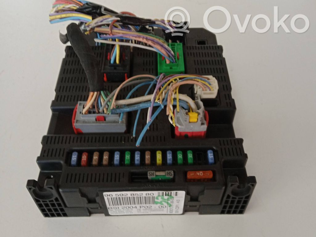 Peugeot 807 Fuse module 