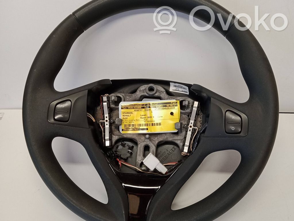 Renault Clio IV Lenkrad 