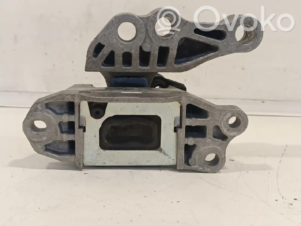 Engine mount bracket   00520407270,00520407270