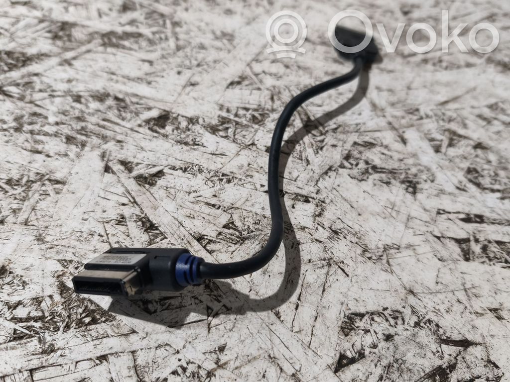 Audi Q5 SQ5 8R iPod connector socket 