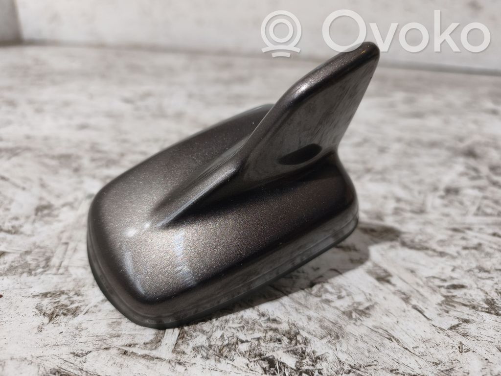 Audi A4 S4 B9 GPS-pystyantenni 