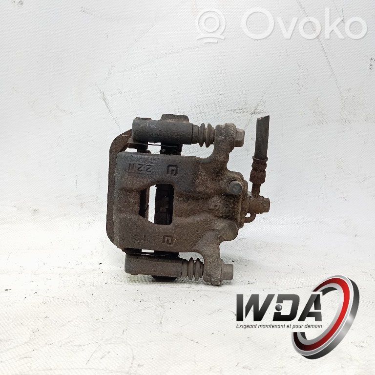 Nissan Juke I F15 Priekinis suportas 