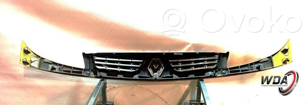Renault Kangoo I Front bumper upper radiator grill 