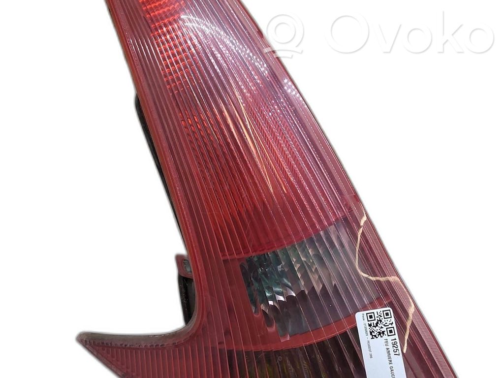 Peugeot 206 Galinis žibintas kėbule 
