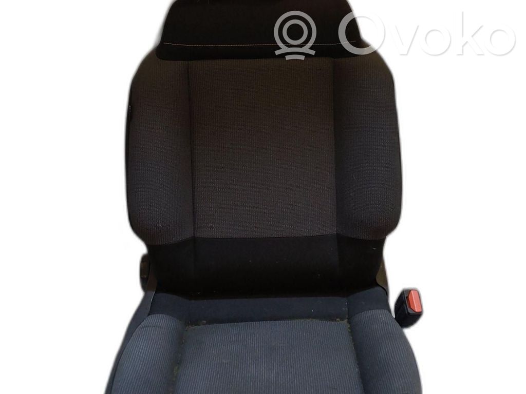 Citroen C3 Etumatkustajan istuin 