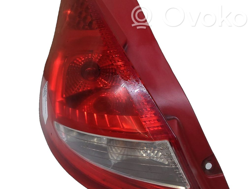 Ford Fiesta Aizmugurējais lukturis virsbūvē 