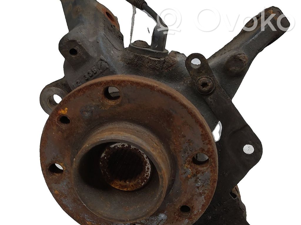 Renault Clio IV Front wheel hub 