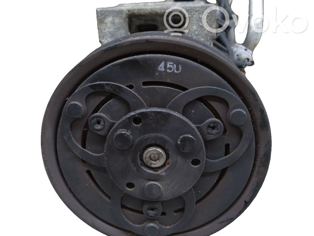 Renault Clio IV Air conditioning (A/C) compressor (pump) 