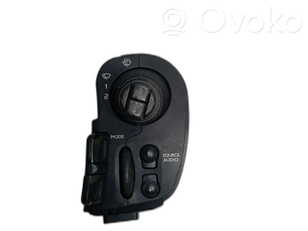 Renault Clio III Wiper control stalk 