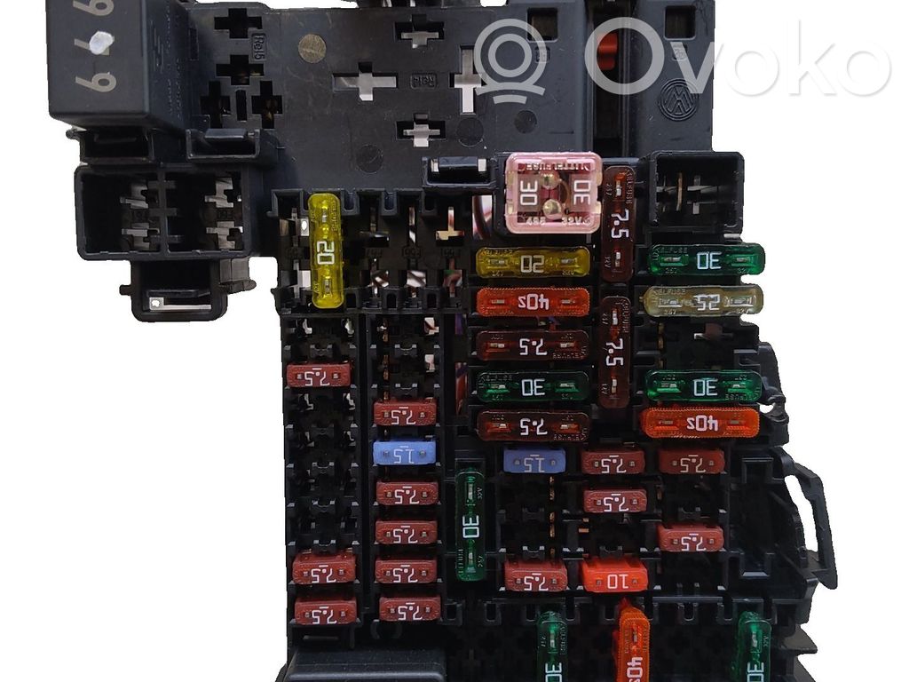 Audi A1 Fuse module 