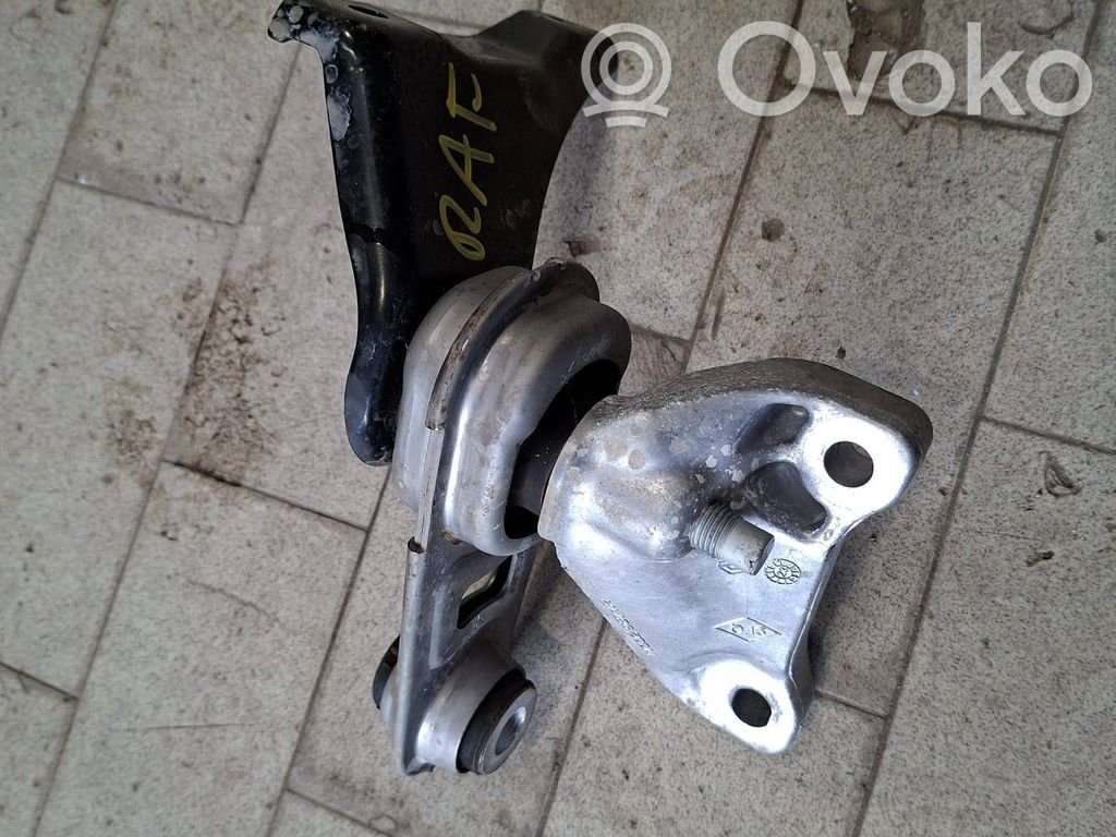 Renault Rafale Engine mounting bracket 