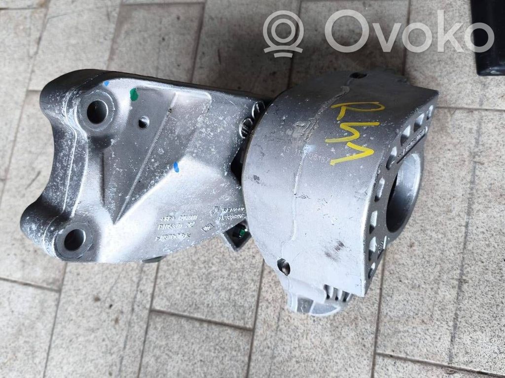 Renault 4 Gearbox mounting bracket 