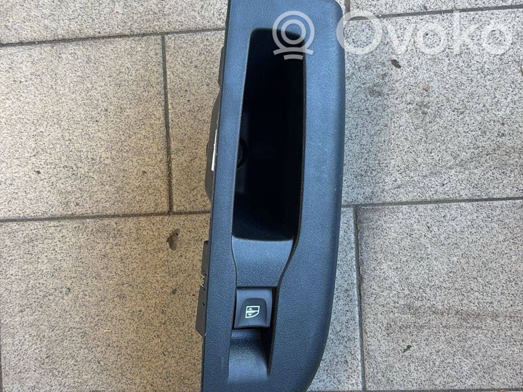 Dacia Spring Electric window control switch 