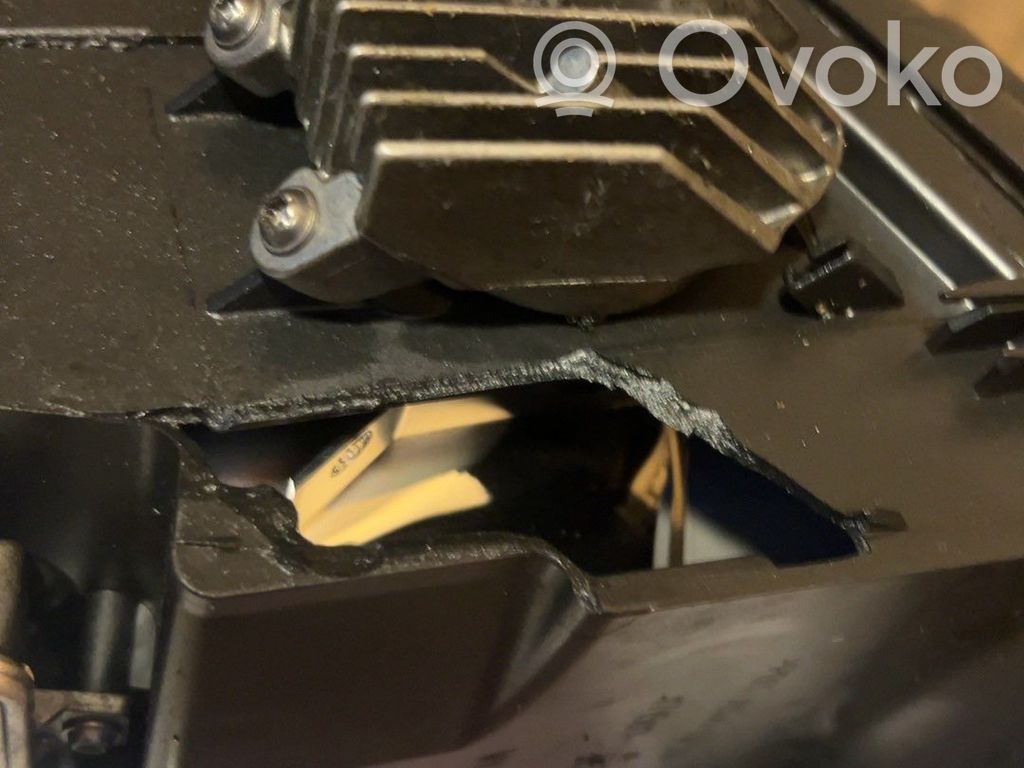 BMW 5 G30 G31 G38 Lampa przednia 