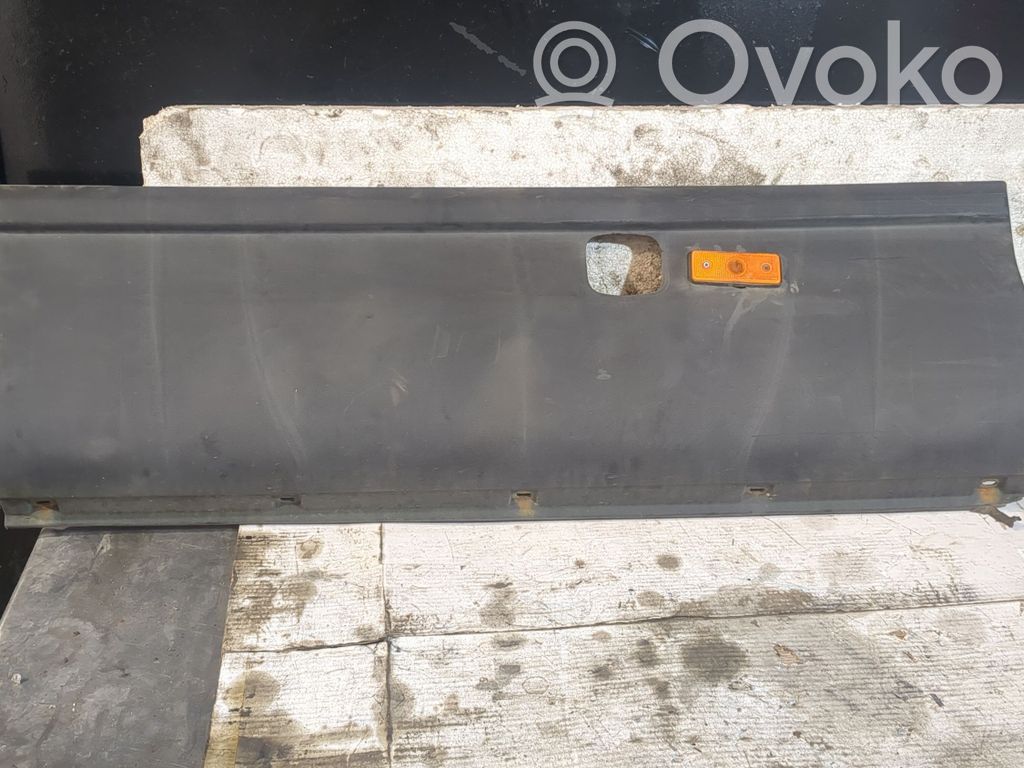 Iveco Daily 5th gen Listwa drzwi tylnych 