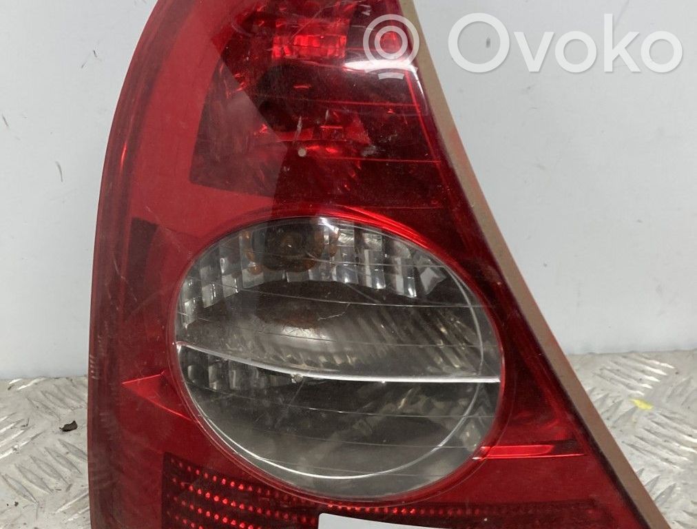Renault Clio II Feux arrière / postérieurs