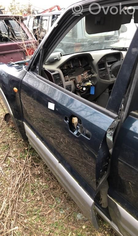 Mitsubishi Pajero Puerta delantera 