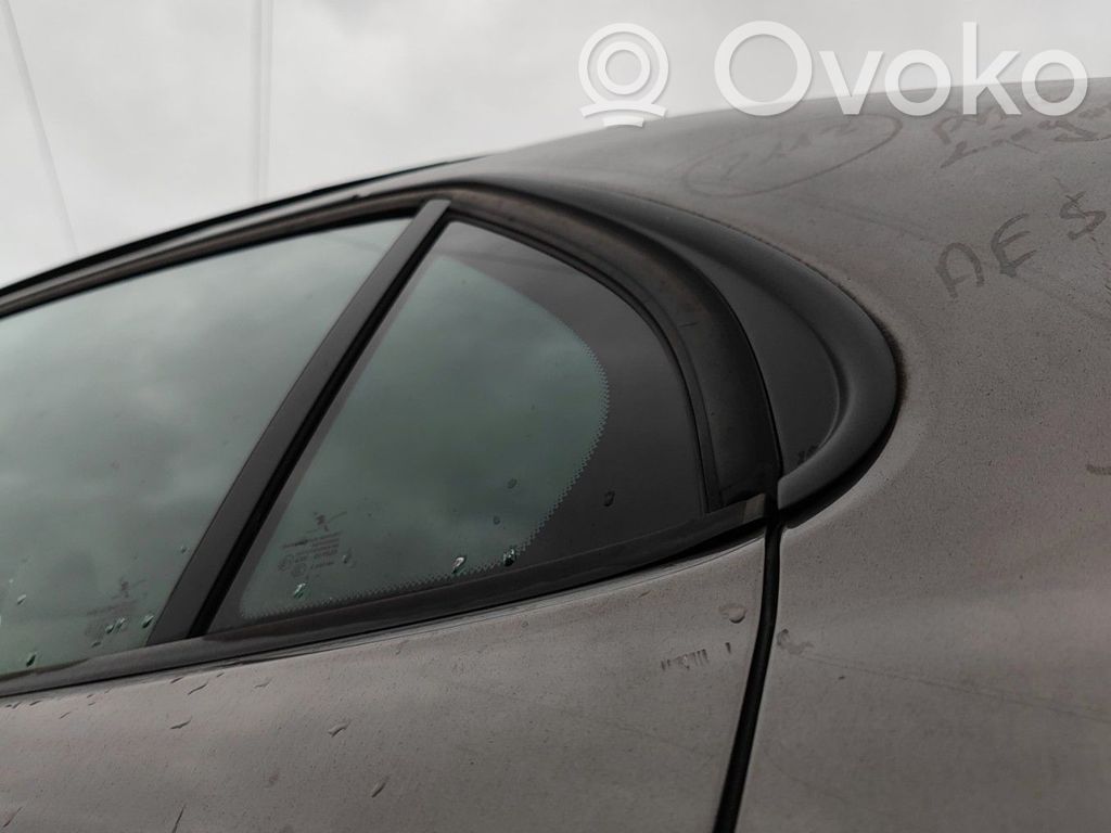 Saab 9-3 Ver2 Ventanilla de ventilación de la puerta trasera 