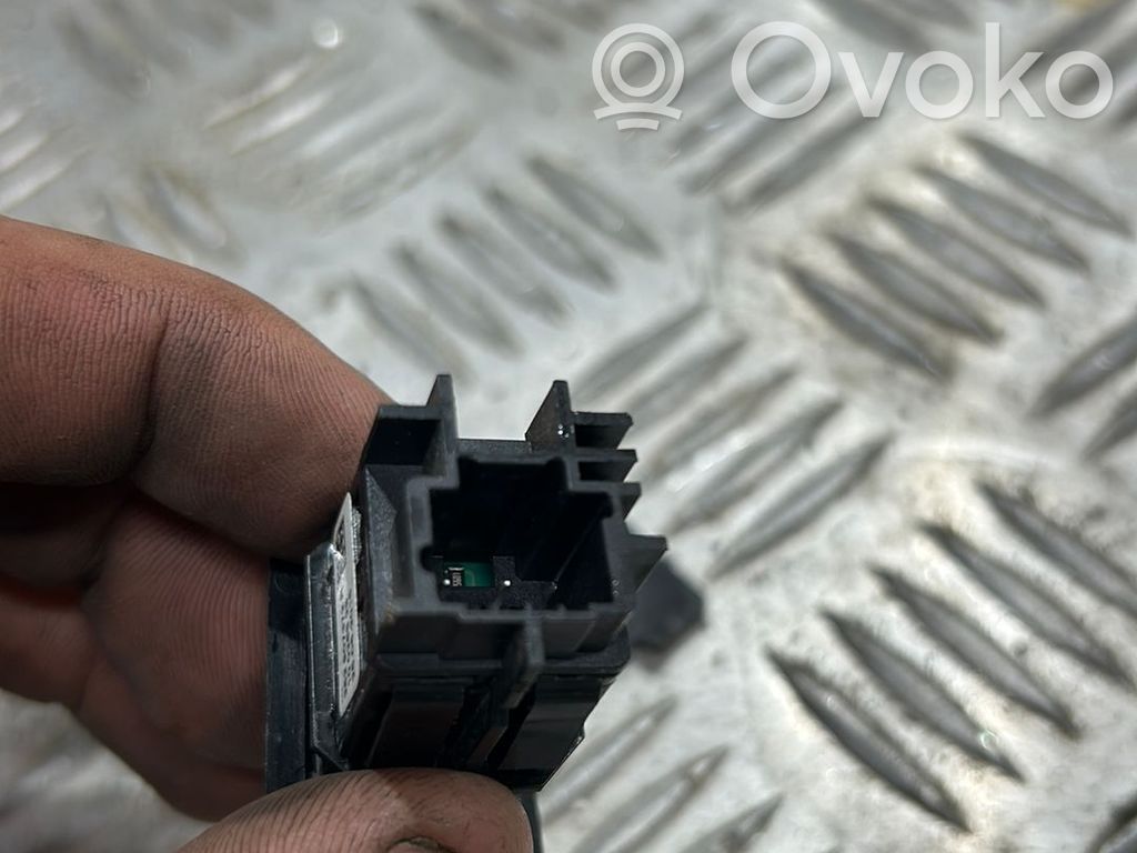 Botón interruptor de luz de peligro   252907372R