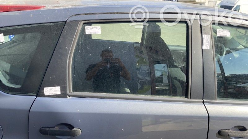 Nissan Note (E11) Luna de la puerta trasera 