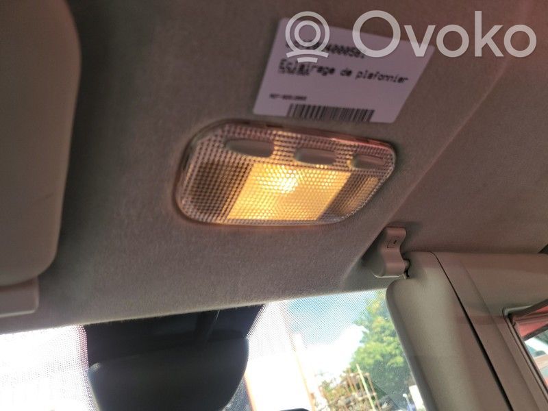 Peugeot 1007 Luz del asiento delantero 