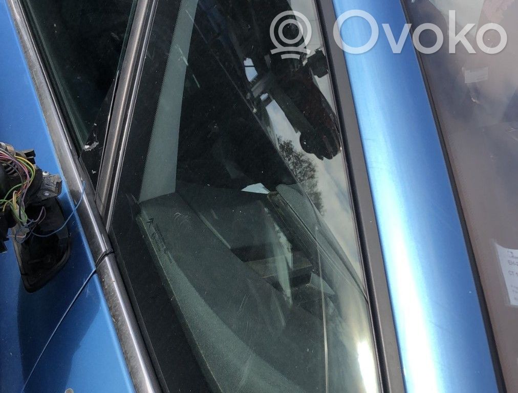 Citroen C4 I Picasso Finestrino/vetro triangolo anteriore
