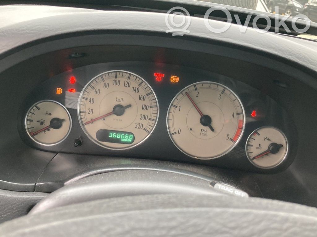 Speedometer (instrument cluster)