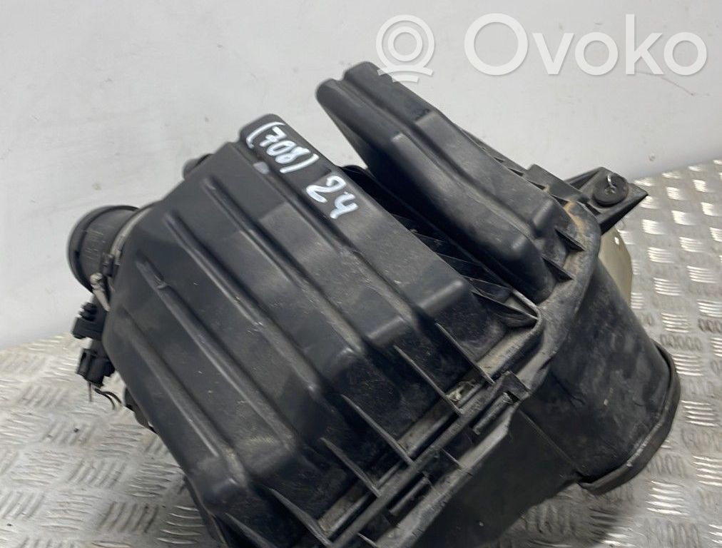 Chrysler Voyager Air filter box 