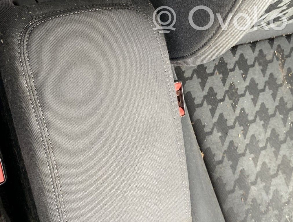 Audi A3 S3 8V Podłokietnik tunelu środkowego 