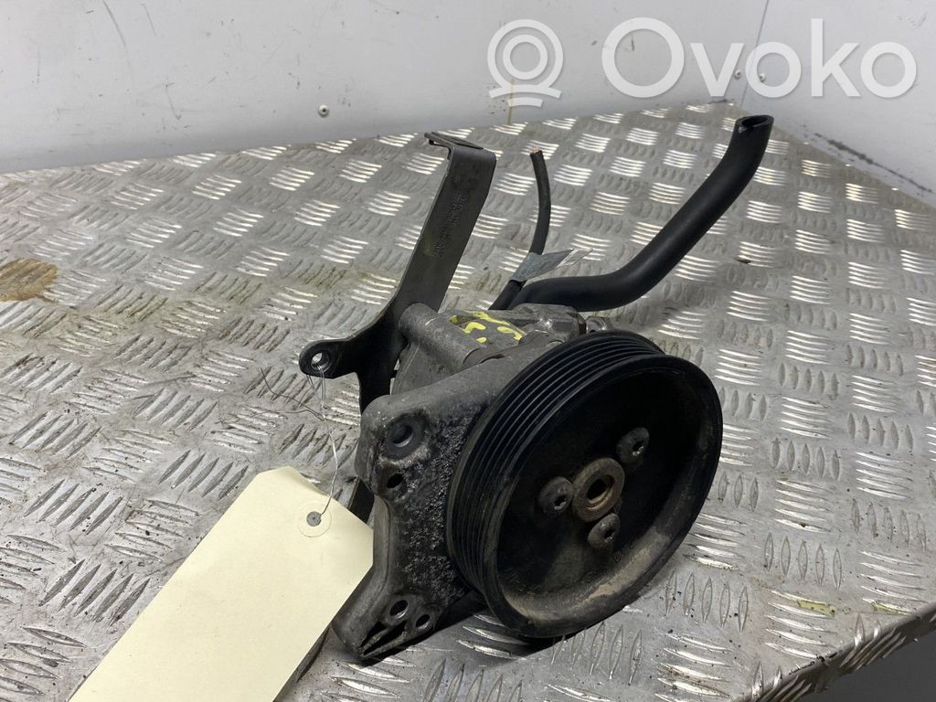 BMW X3 E83 Ohjaustehostimen pumppu 