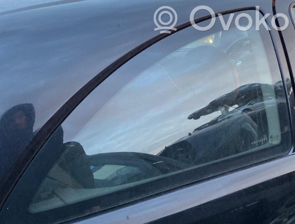 Opel Corsa C Geam lateral spate 
