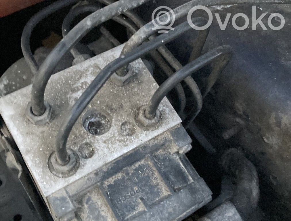 Volkswagen PASSAT B5 ABS-pumppu 