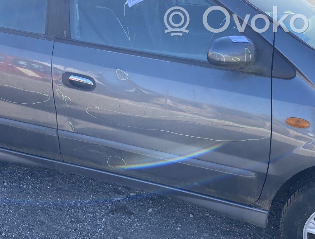 Nissan Almera Tino Drzwi przednie 