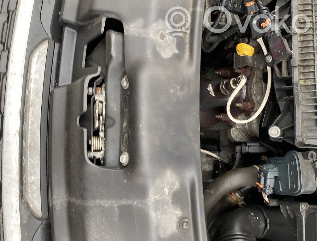 Peugeot 208 I Pas przedni 