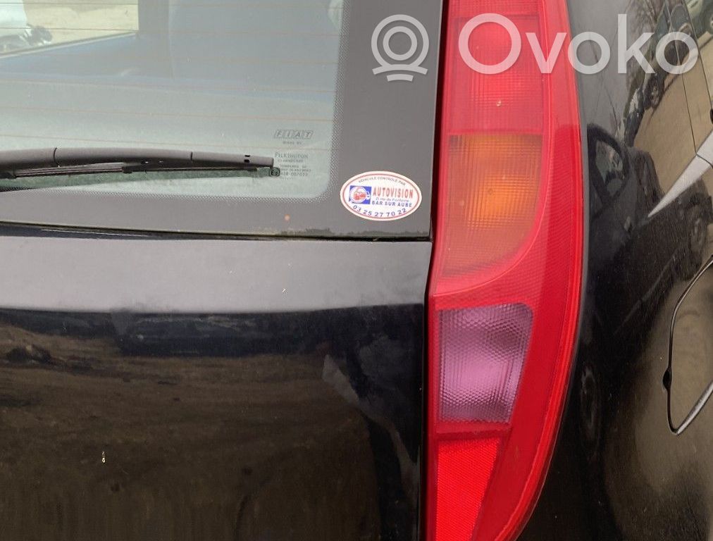 Fiat Punto (188) Lampă spate în caroserie 