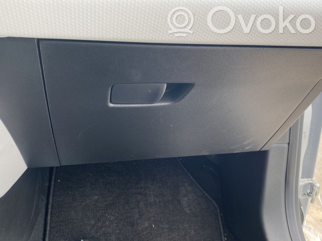 Renault Clio V Daiktadėžės (bordačioko) komplektas 