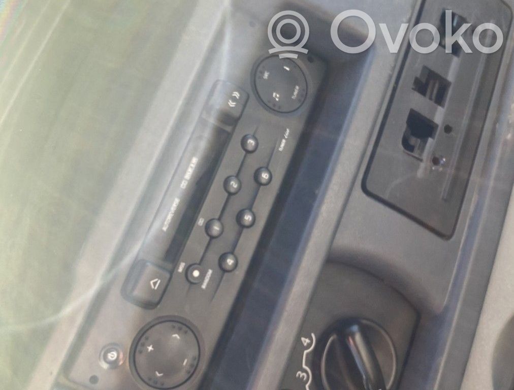 Renault Master II Unitate principală radio/CD/DVD/GPS 