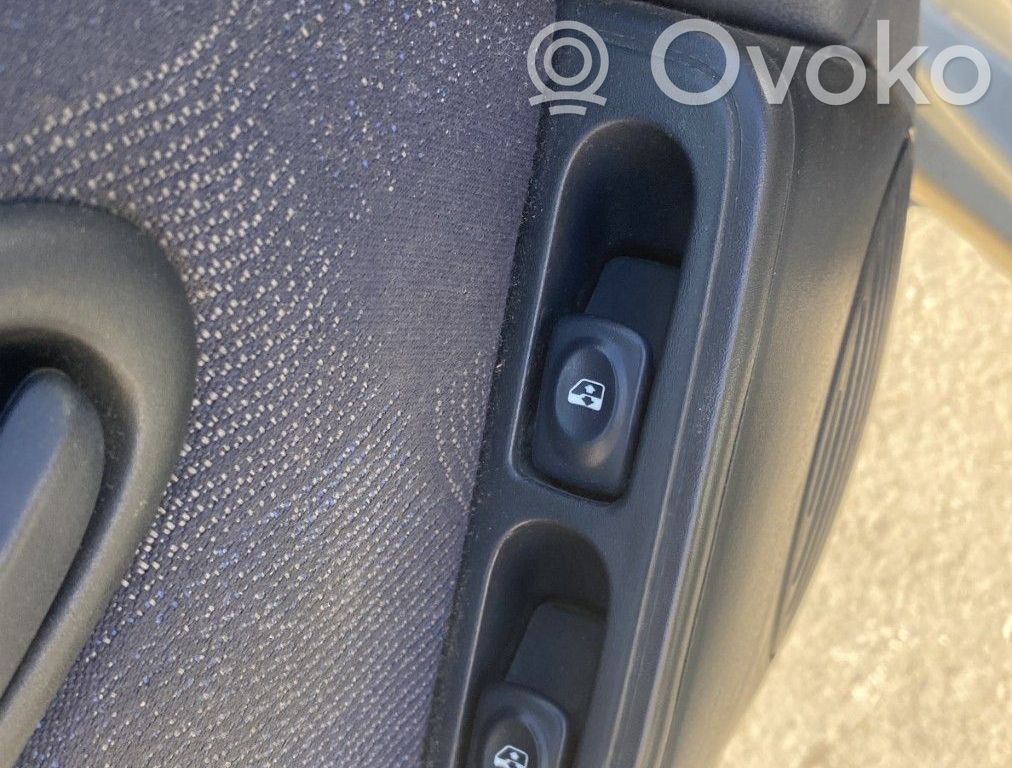 Renault Clio II Interruttore di controllo dell’alzacristalli elettrico 