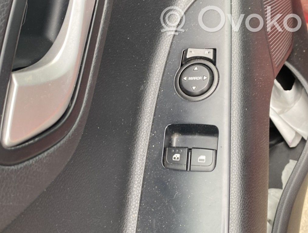 KIA Rio Interruptor del elevalunas eléctrico 