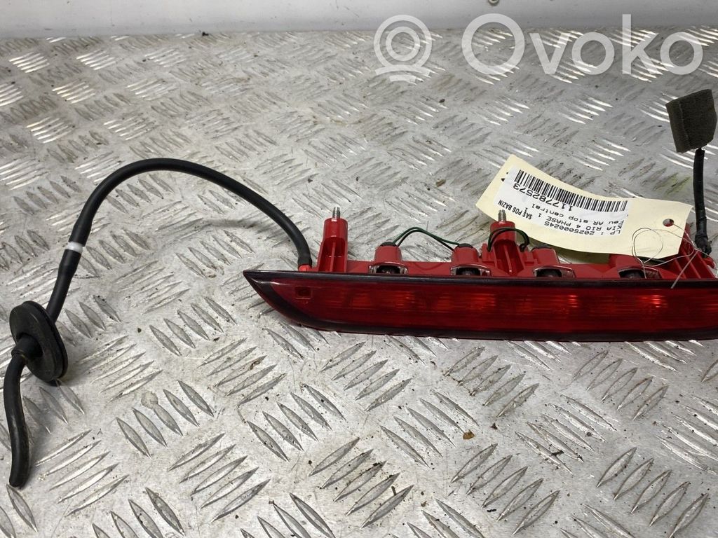 KIA Rio Third/center stoplight 
