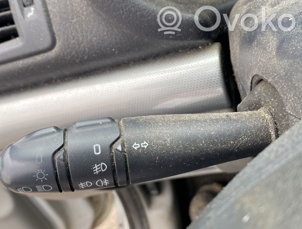 Renault Clio II Commodo de clignotant 