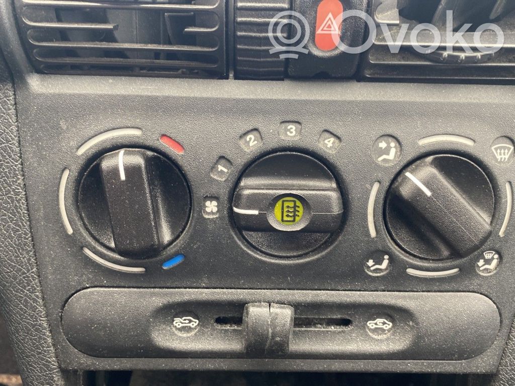 Opel Corsa B Climate control unit 