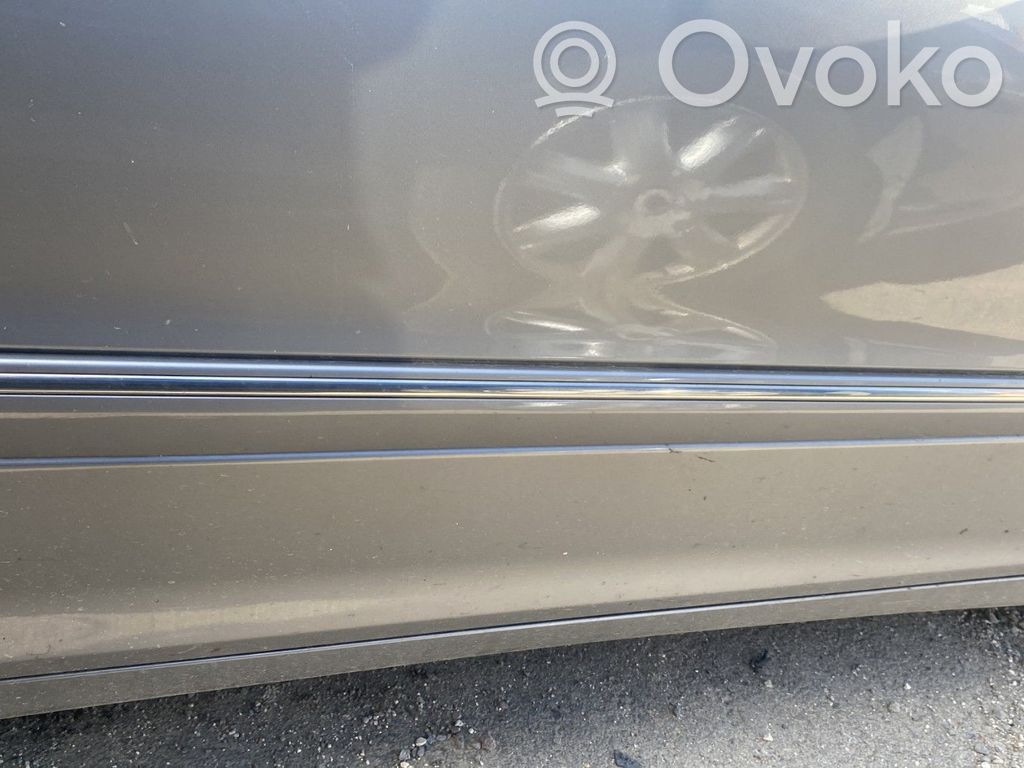 Mercedes-Benz C W203 Listwa drzwi przednich 