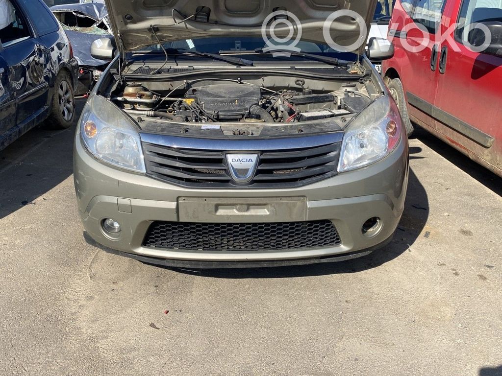 Dacia Sandero Parachoques delantero 