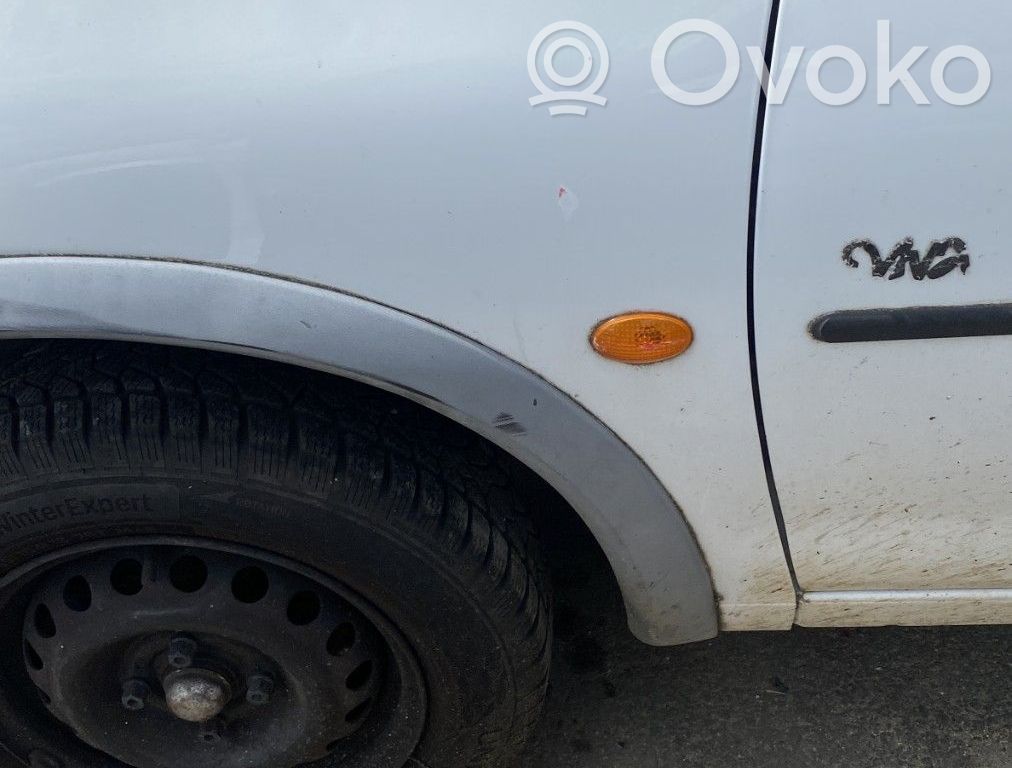 Opel Corsa B Sparnas 