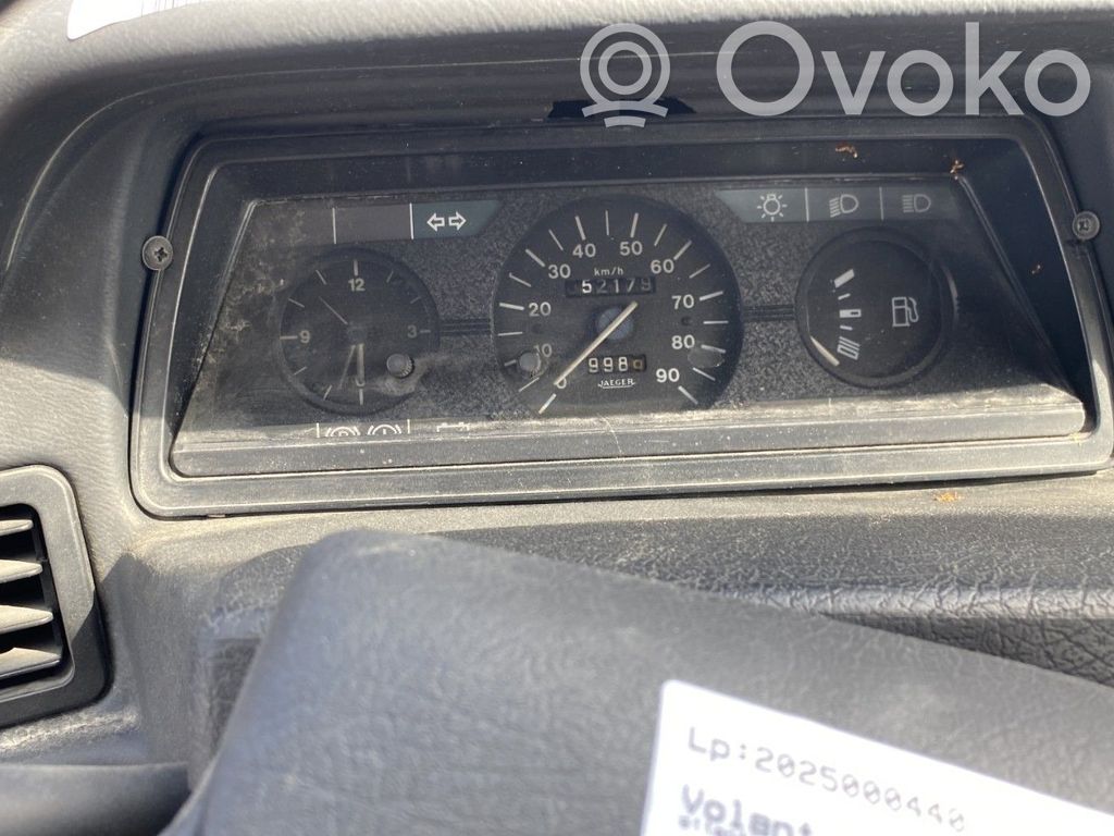 Speedometer (instrument cluster)