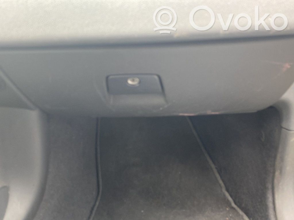 Volvo S40 Daiktadėžės (bordačioko) komplektas 
