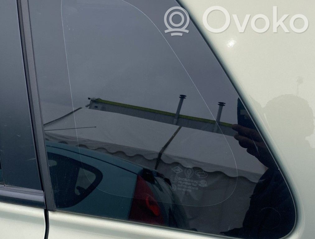 Renault Koleos I Vidrio lateral trasero